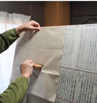 上張りめくりと下地の補修