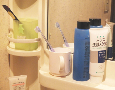 収納が足りなくて周りが散らかる洗面台も…