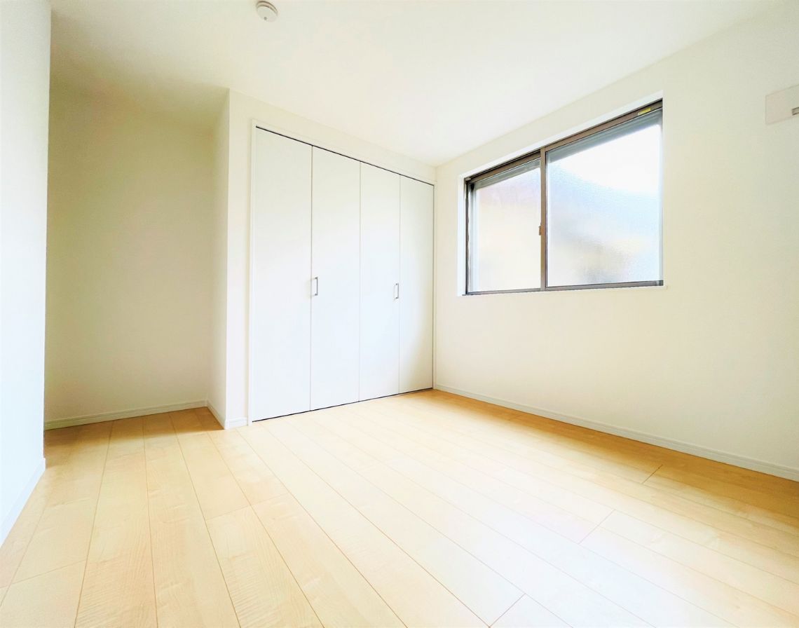 冬は寒く夏は暑い窓まわりも…