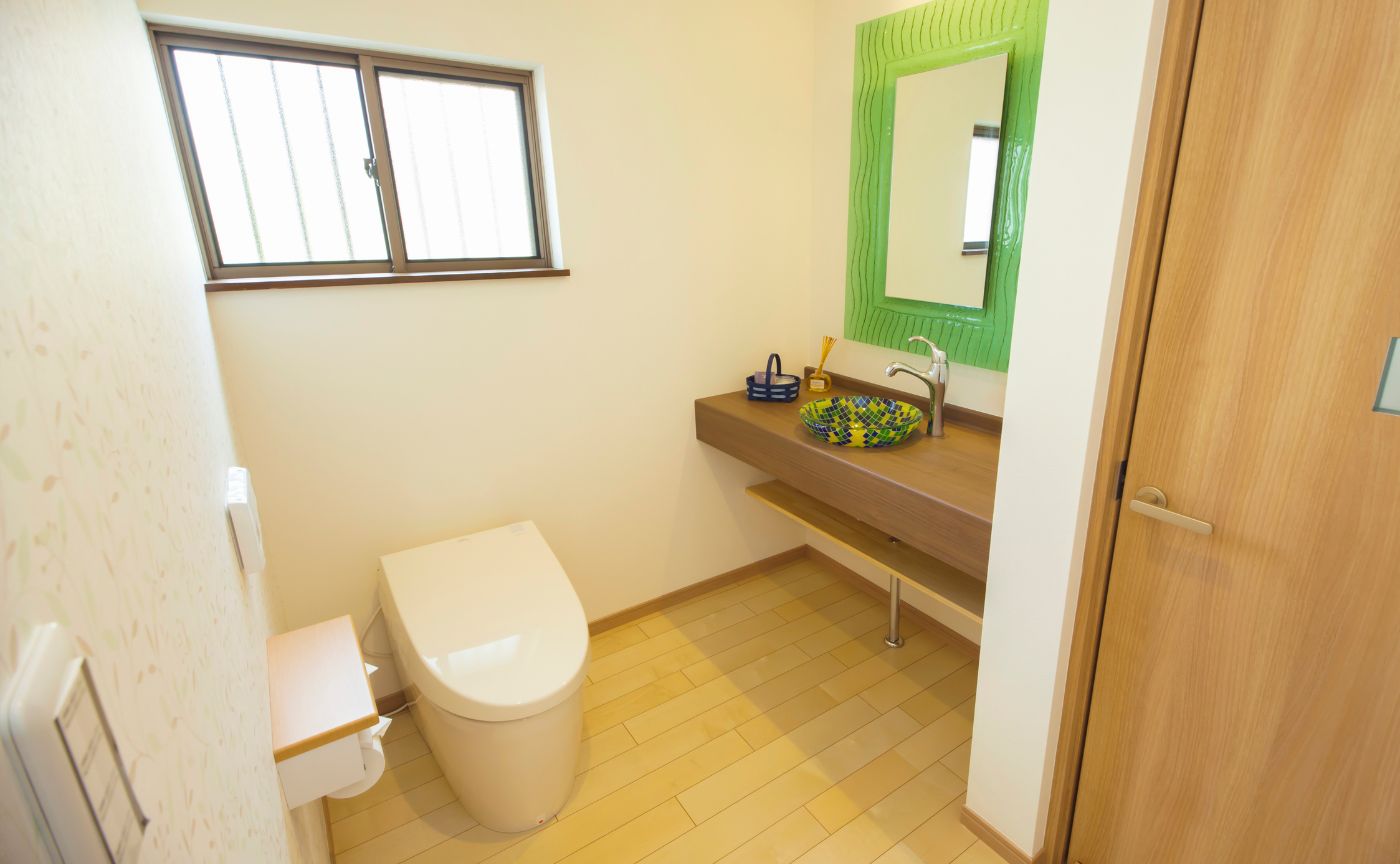 トイレ床材フローリング