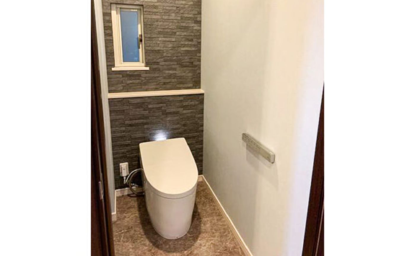 エコカラットで機能性をUPしたおしゃれなトイレの施工事例