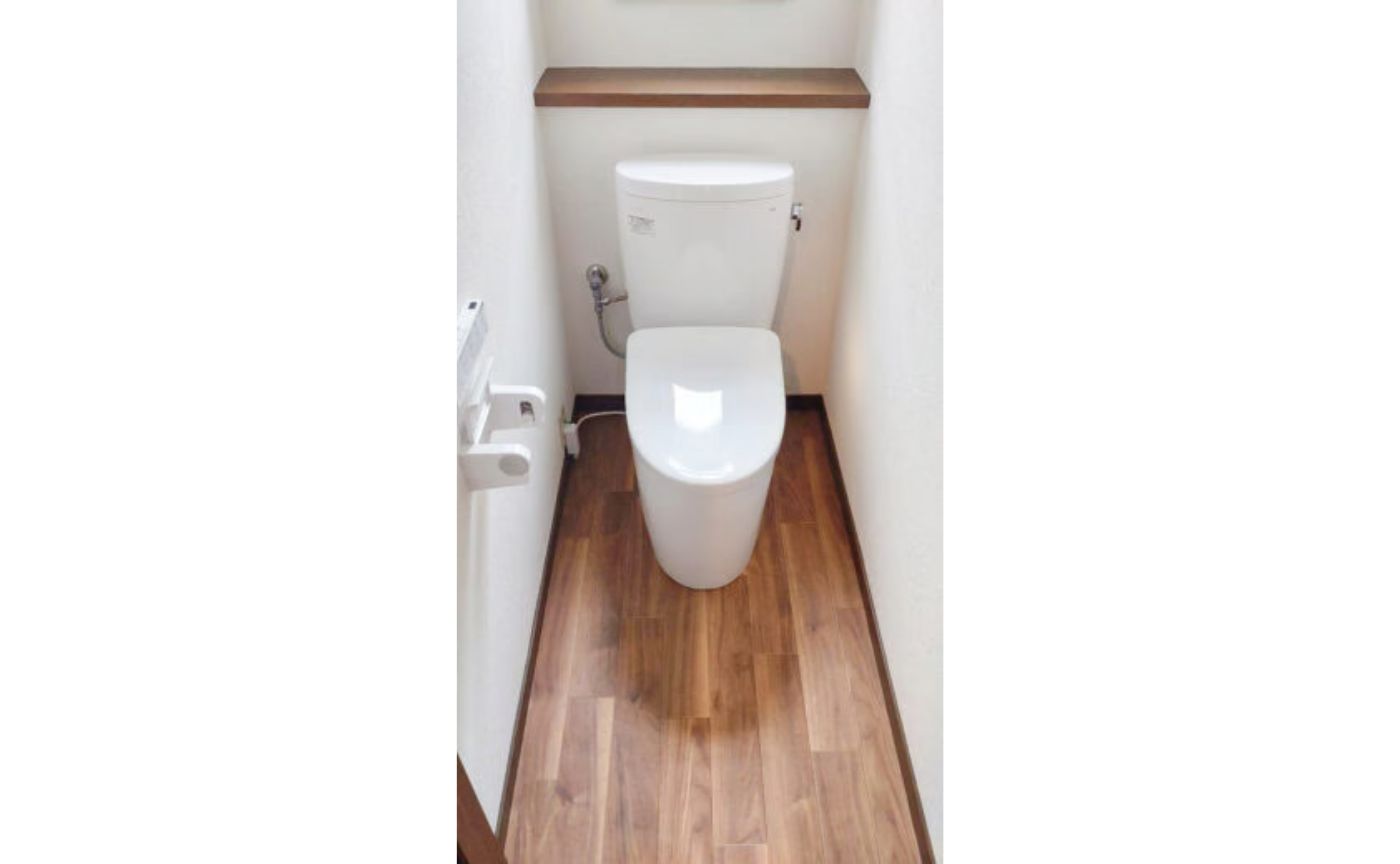 1階・2階それぞれ使い方に合わせてトイレを選んだ施工事例