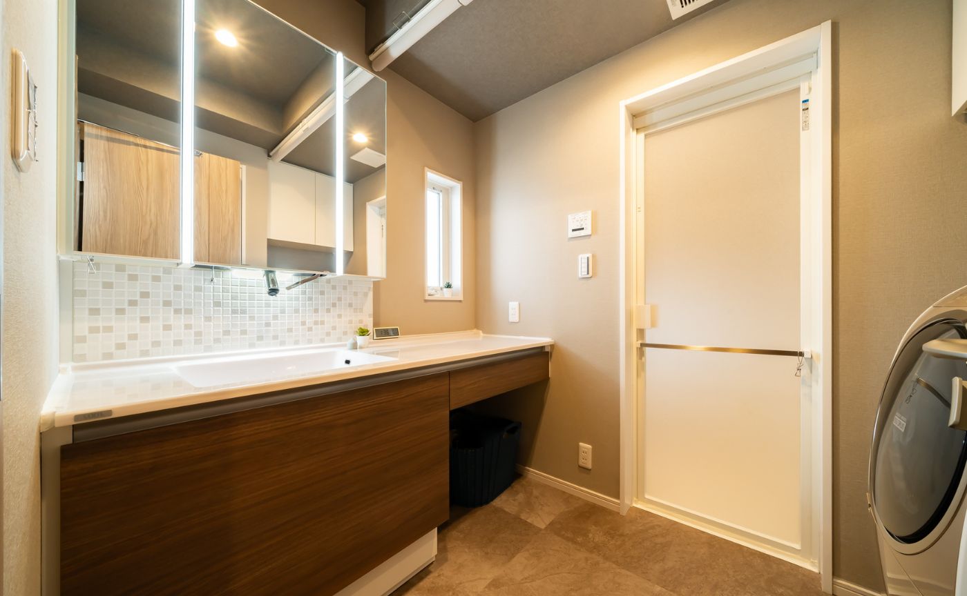 Q. 人造大理石と人工大理石、キッチンにはどちらが向いていますか？